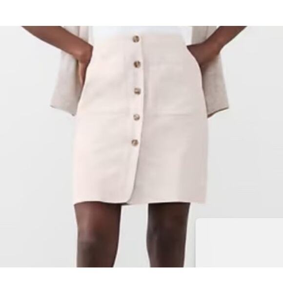Banana Republic Dresses & Skirts - Banana Republic Linen Blend A-Line Front button detail Mini Skirt Sz 8